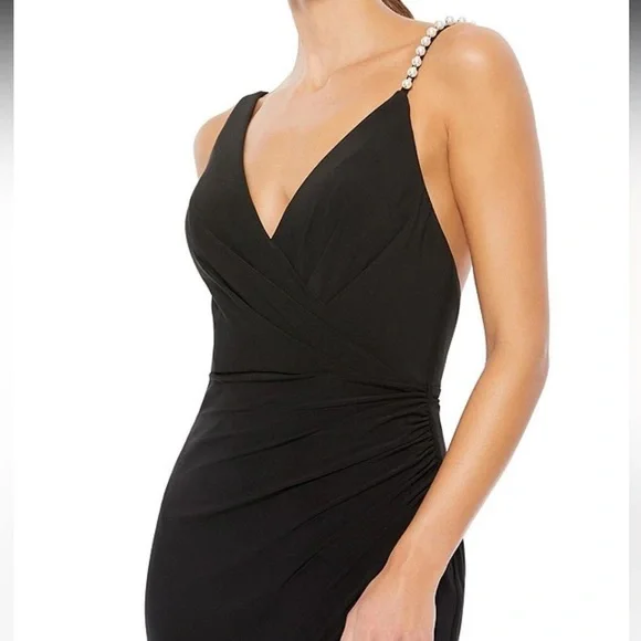 Mac Duggal
Jersey Knit V-Neck Sleeveless Pearl Strap Thigh High Slit Gown size 2 - Picture 5 of 14